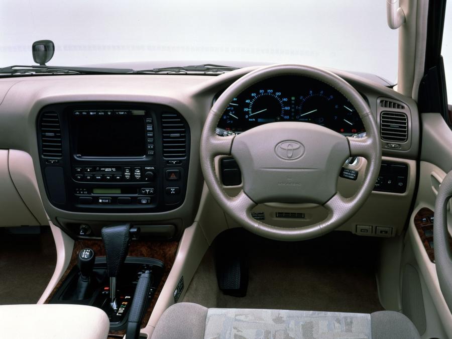 Toyota Land Cruiser 100 Wagon VX 1998 года  (JP) (фото 6 из 7)